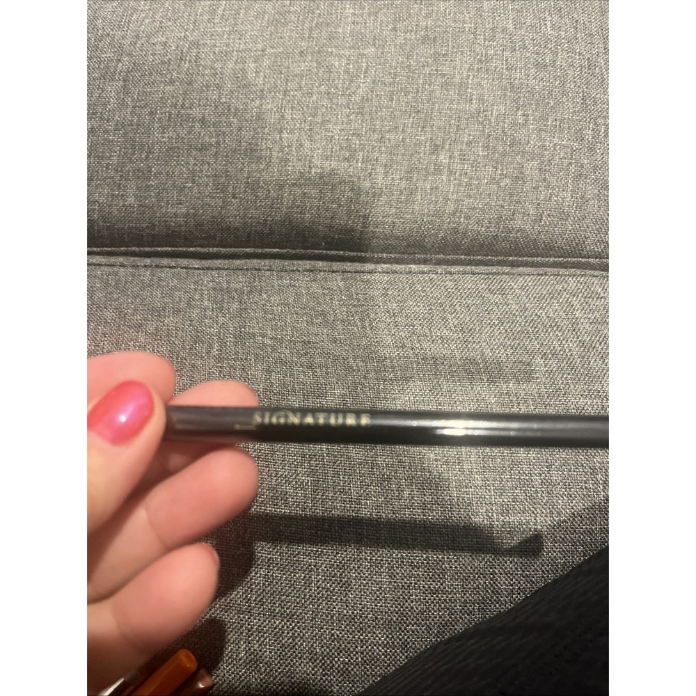 SIGNATURE CLUB A EASY TO USE EYE PENCIL 21131